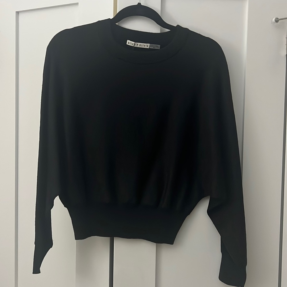 BRAND NEW Alice and Olivia Black & Silver Cropped Crew Sweater, Womens size M
